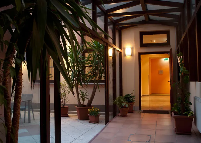 Lucia Hotel