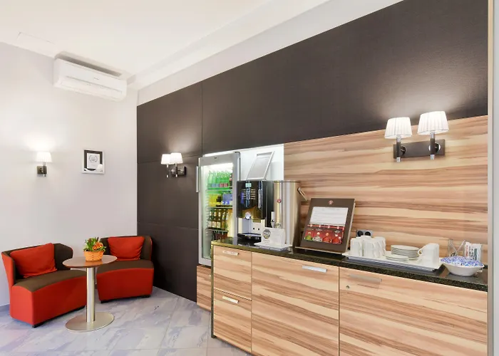 Hotel Lucia 3*
