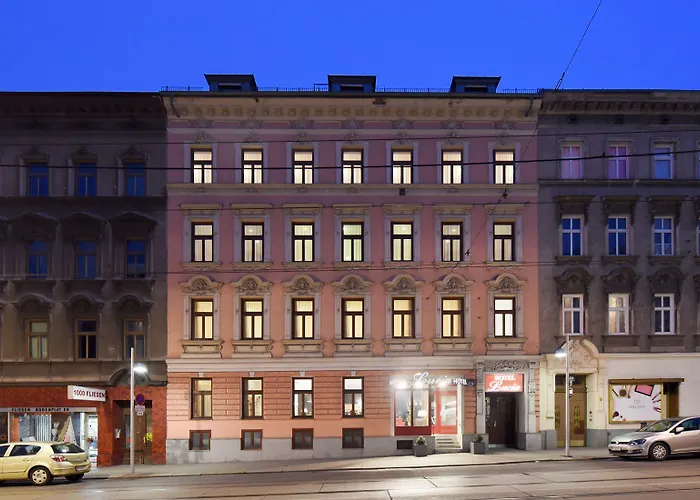 Lucia Hotel