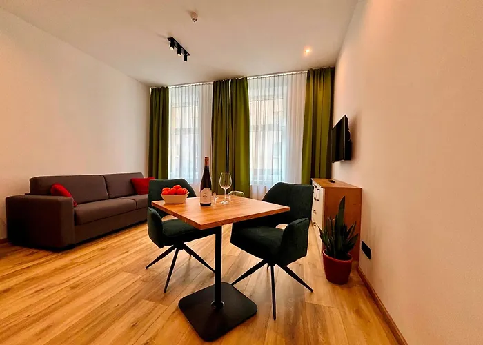 Lucia Hotel 3*