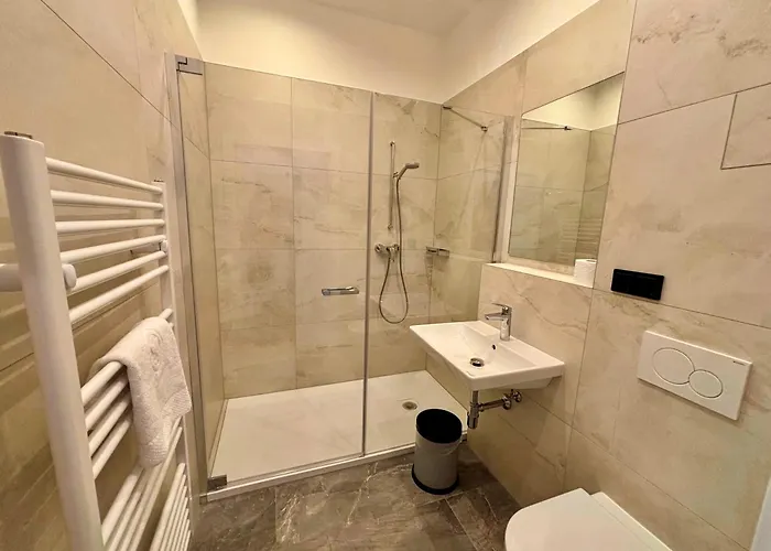 Hotel Lucia 3*