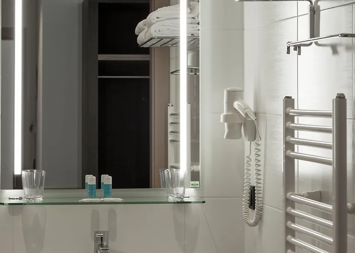Lucia Hotel 3*