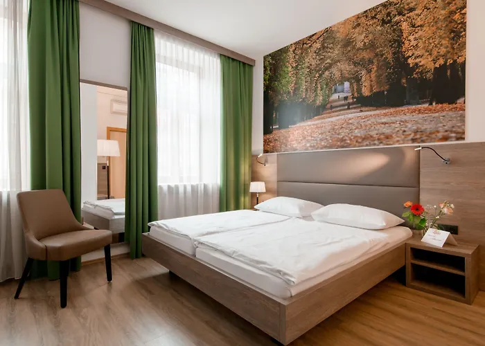 Hotel Lucia 3*
