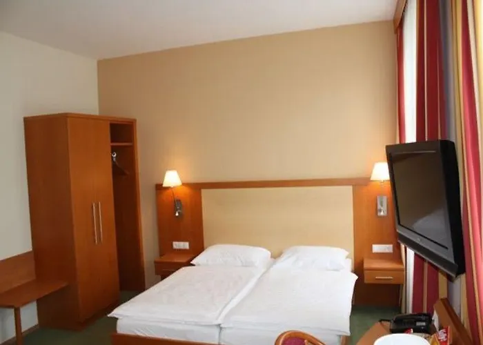 Lucia Hotel Vienne